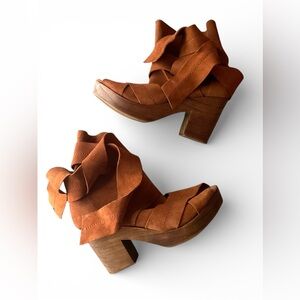 Free People Spire Wrap Buttery Soft Leather Boho Tie Clogs Women's Size 36 EUC